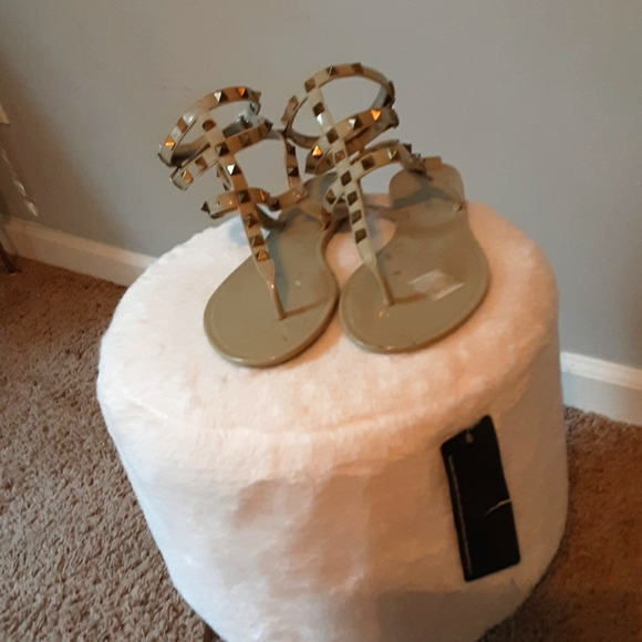 Gladiator - Picture 1 of 2